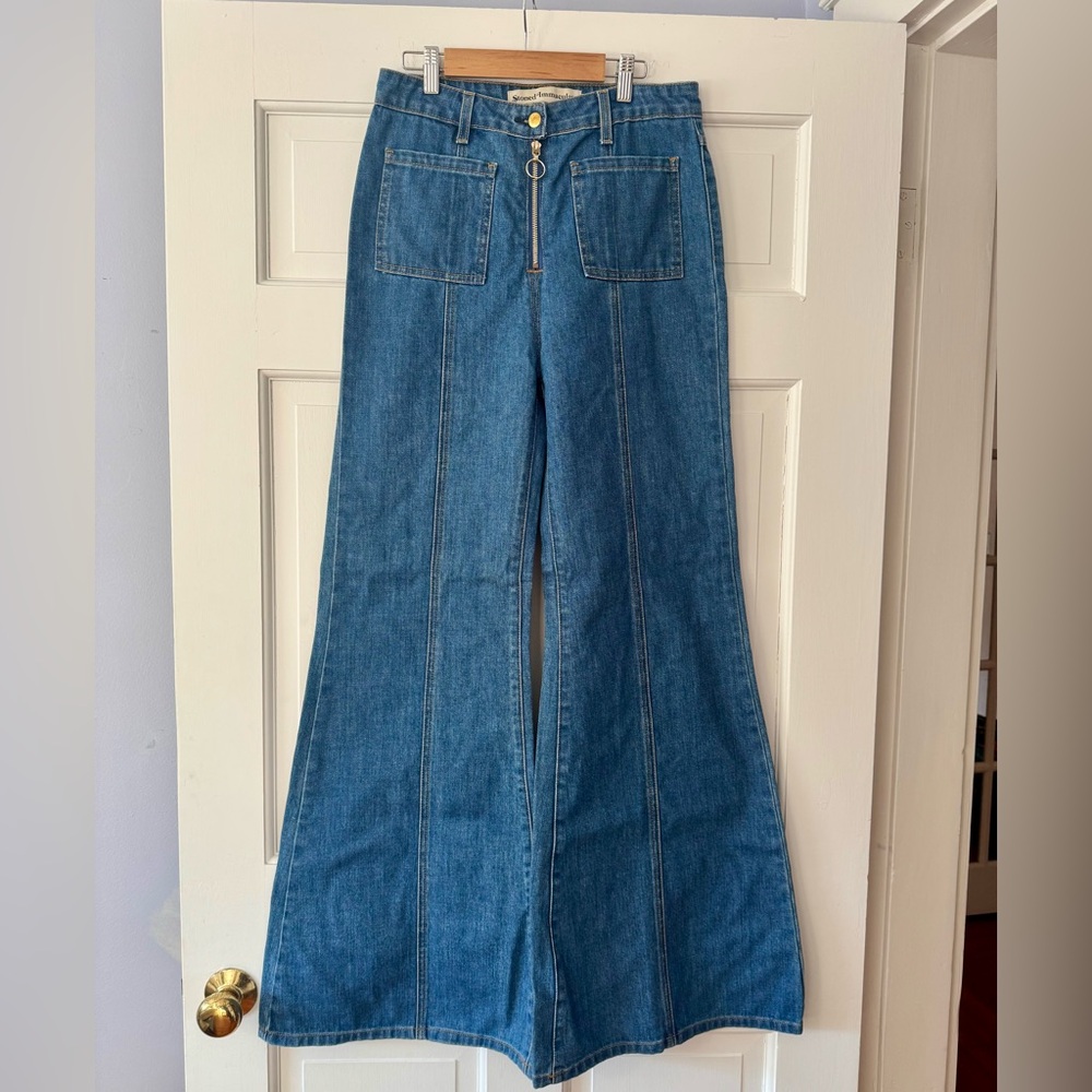 Stoned Immaculate Bardot high waisted bells in Filmore
Size 28”